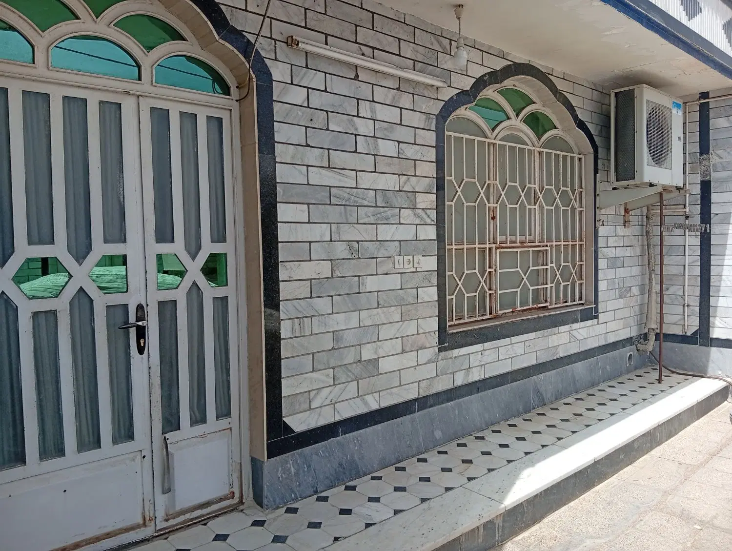 ویلایی 240 متری عمران 8(شهرک برق)