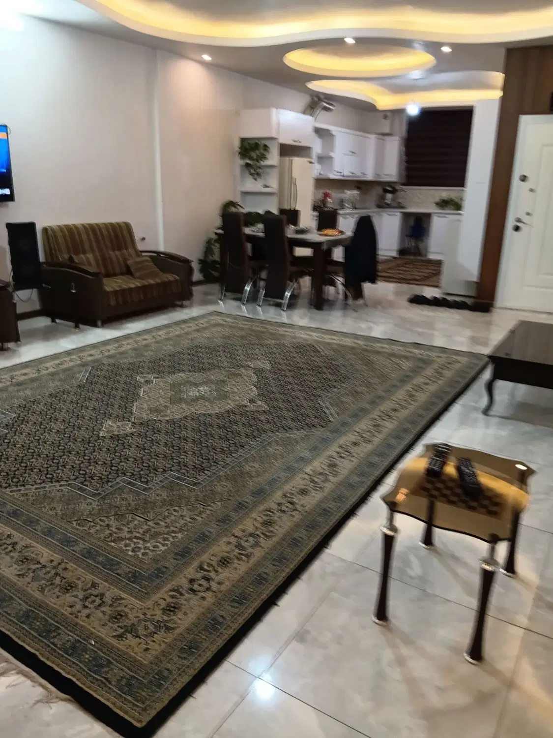 همخونه خانم