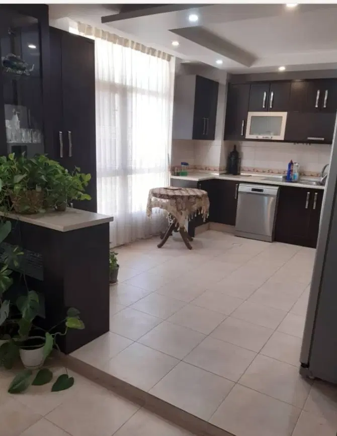 ۱۶۲ متر  رو به نما  _ طبقه سوم