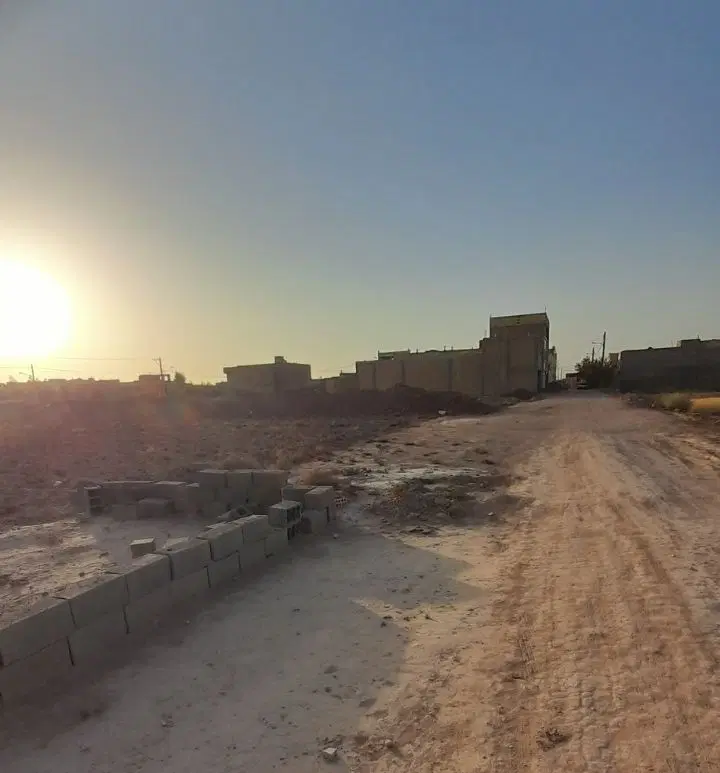 زمین مسکونی سرچشمه زارچ