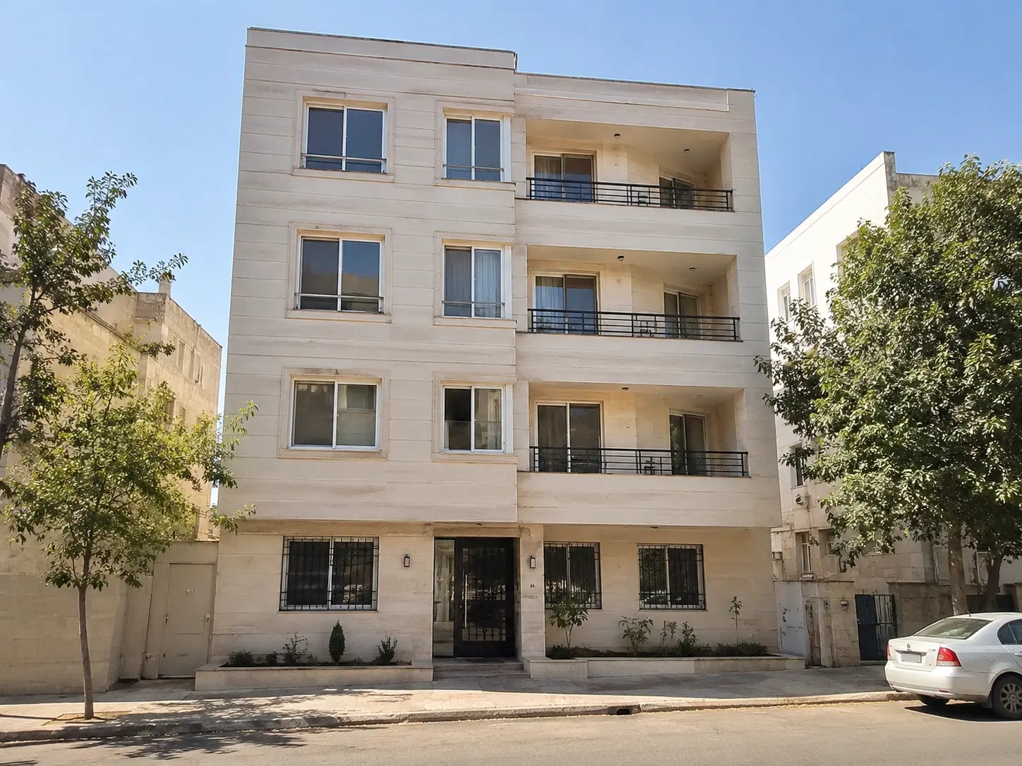فروش اپارتمان طبقه اول مسکن منابع طبیعی