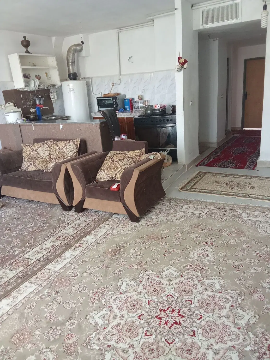 آپارتمان 76متری طبقه دوم2خوابه دارای پارکینگ
