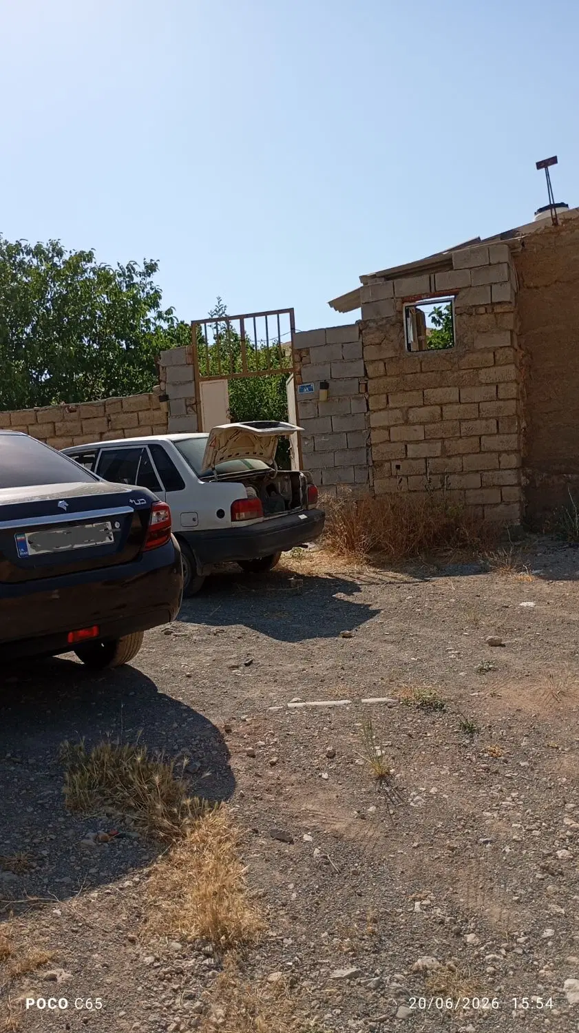 دامداری و باغ بادام