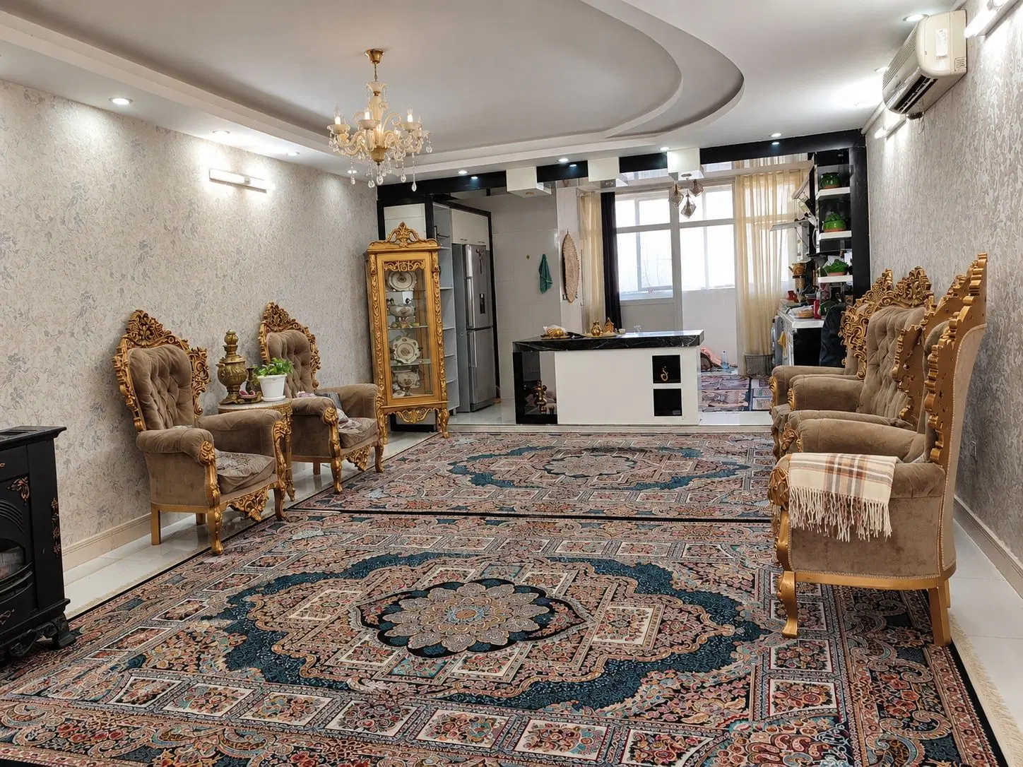 اپارتمان ۹۵متری طبقه سوم روی همکف