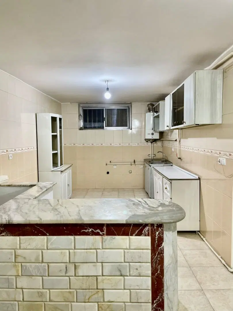 اجاره آپارتمان زیر زمین در بهترین کوی چهارراه حافظ