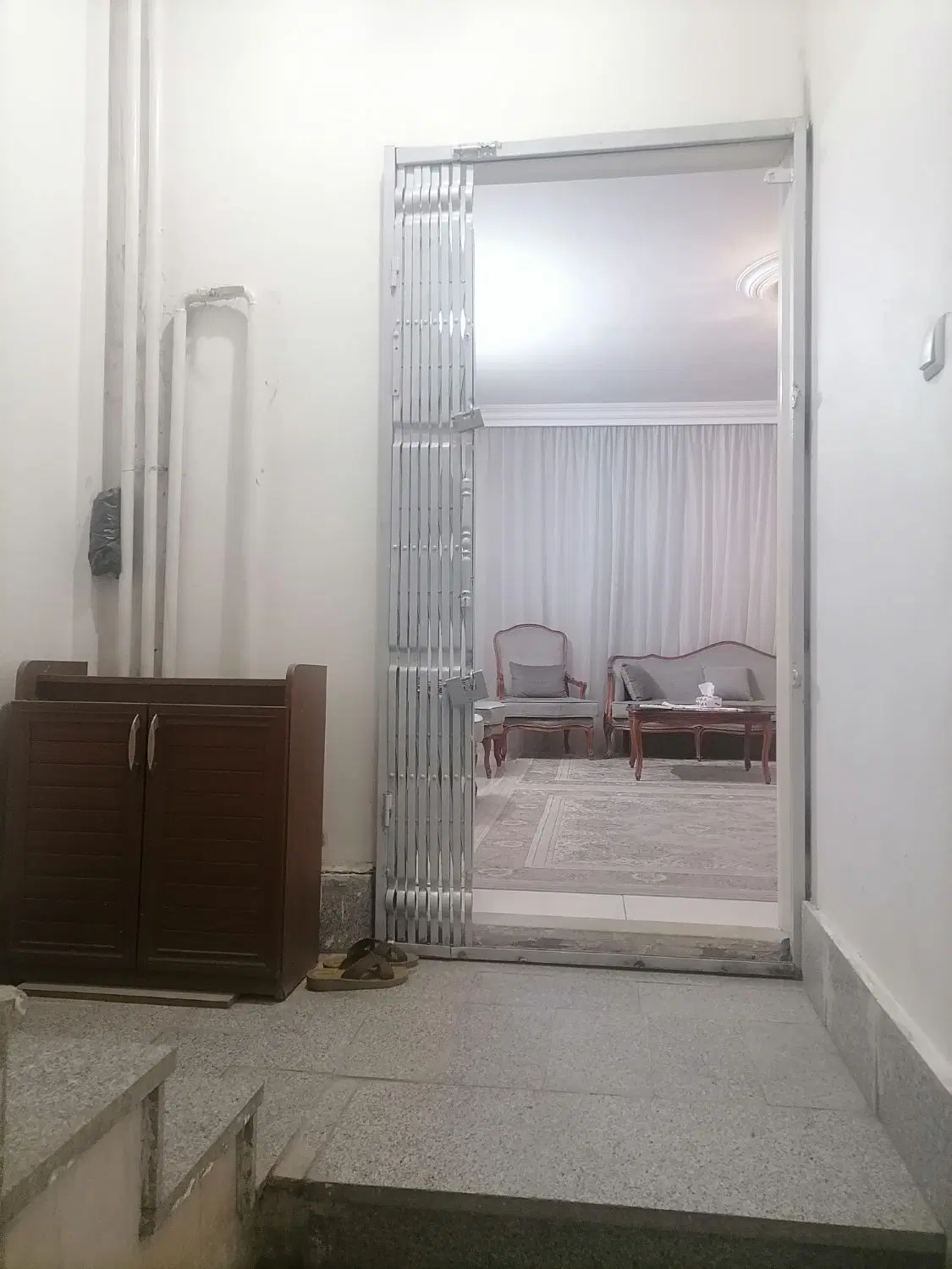 90متری.2خواب. تک واحدی.