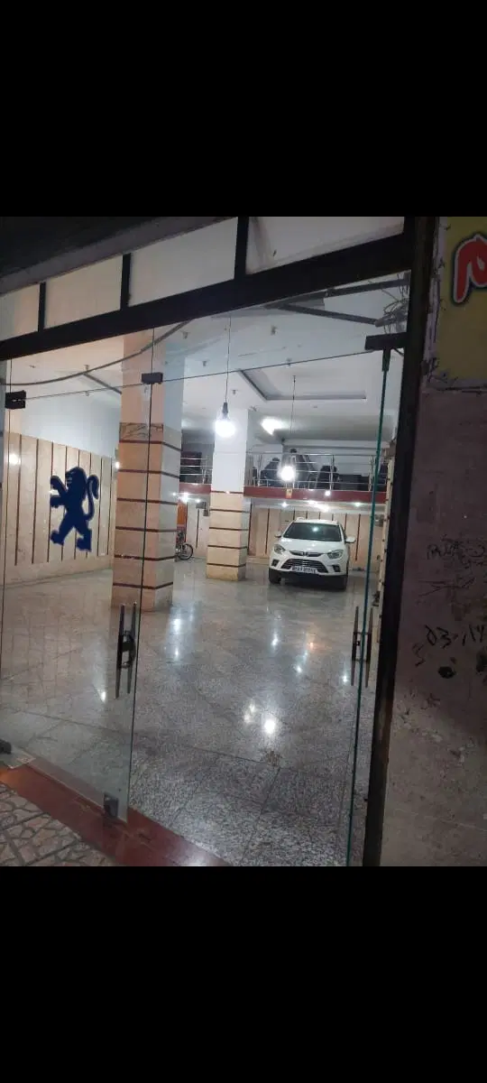 مغازه تجاری پنج دهنه بهر خیابان اصلی