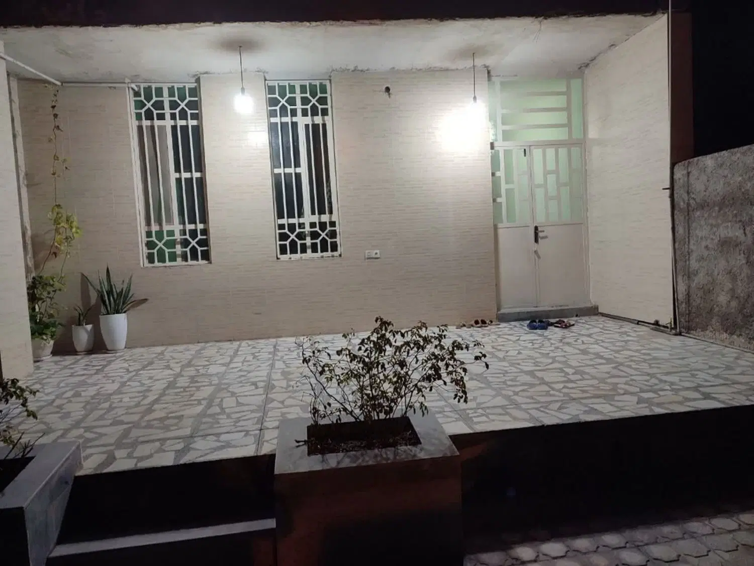 فروش یک باب منزل مسکونی