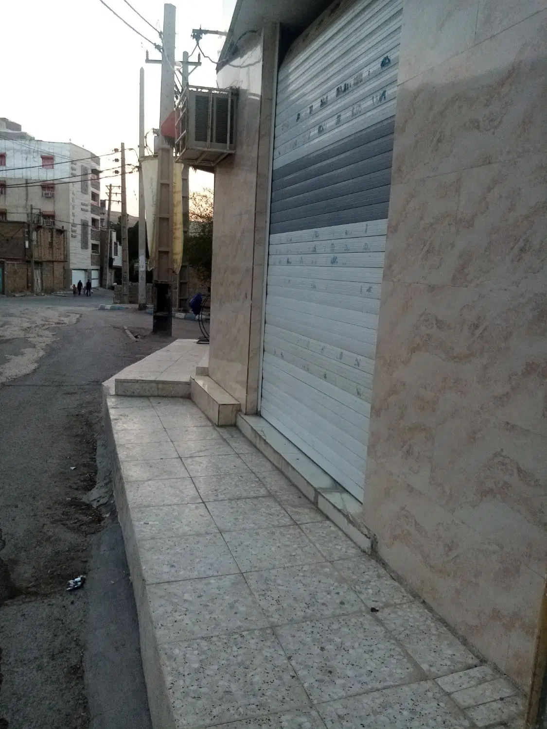 مغازه دراول سرکورها