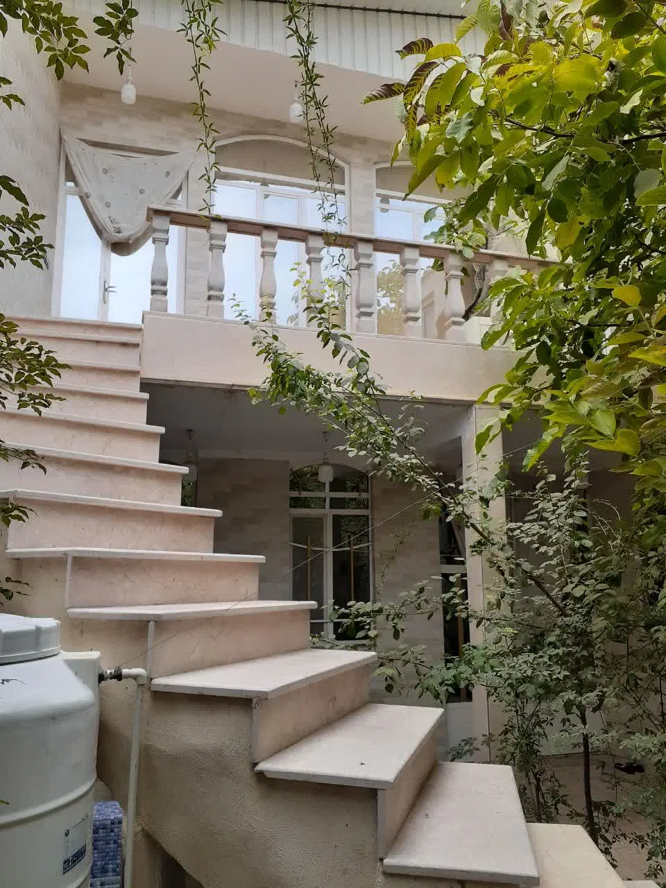 باغچه فول امکانات وشیک درمیم
