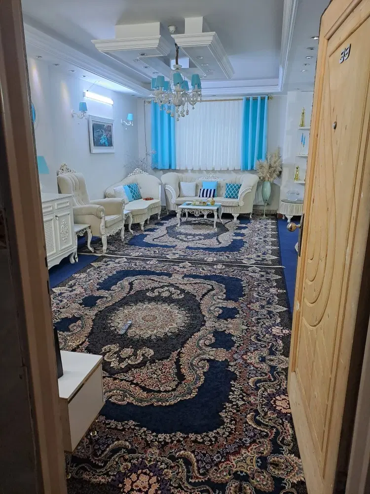 یک واحد ۸۳ متری در قائمیه