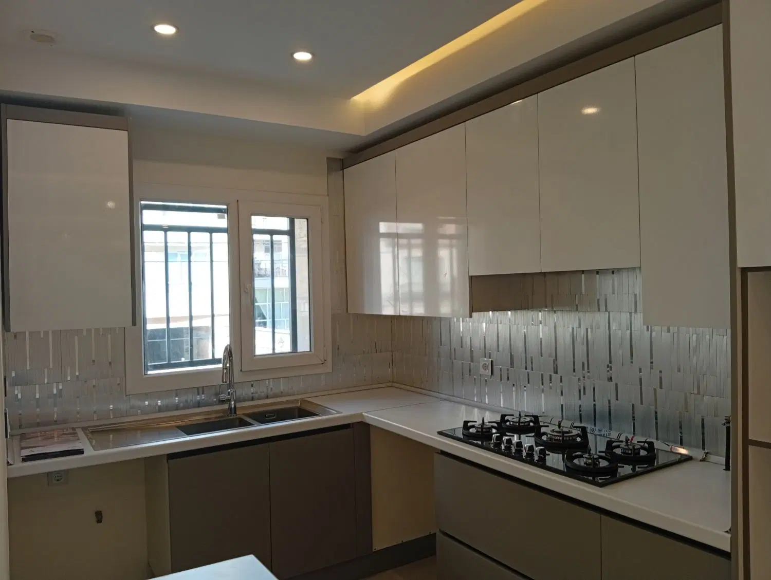 اشرفی اصفهانی  شهرک هما ۲طبقه یکجا  اکازیون
