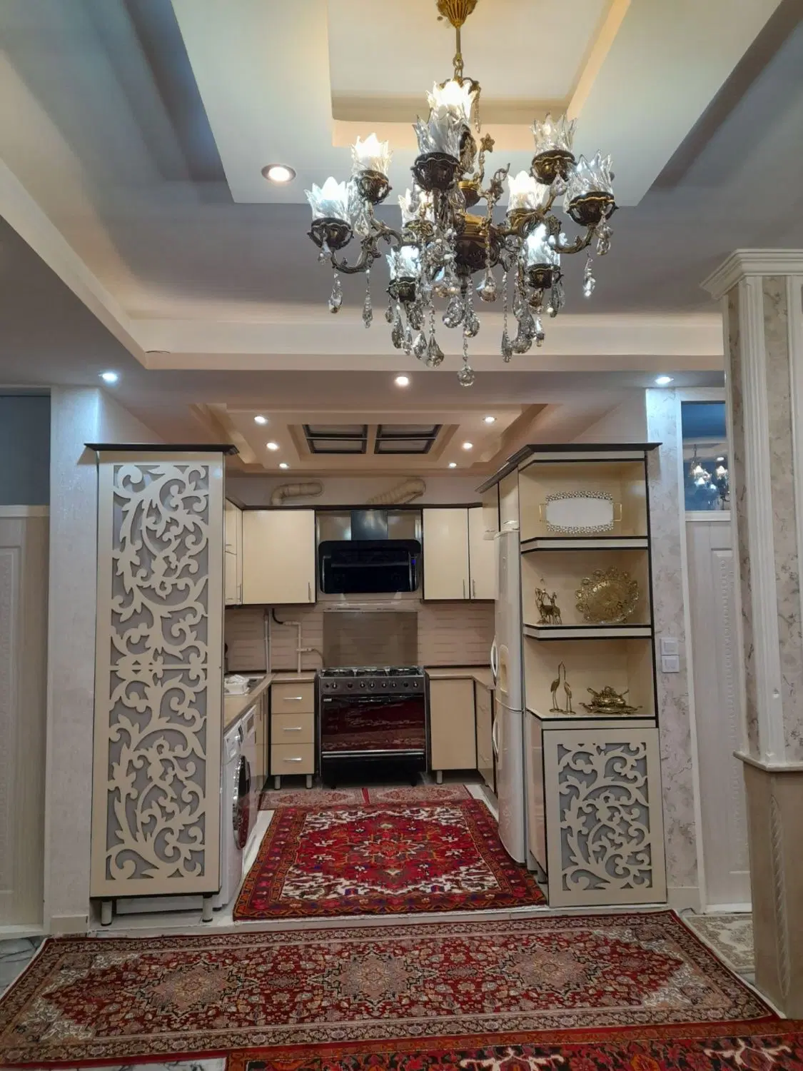 حیاط  ۱۵۳ متری در ارم