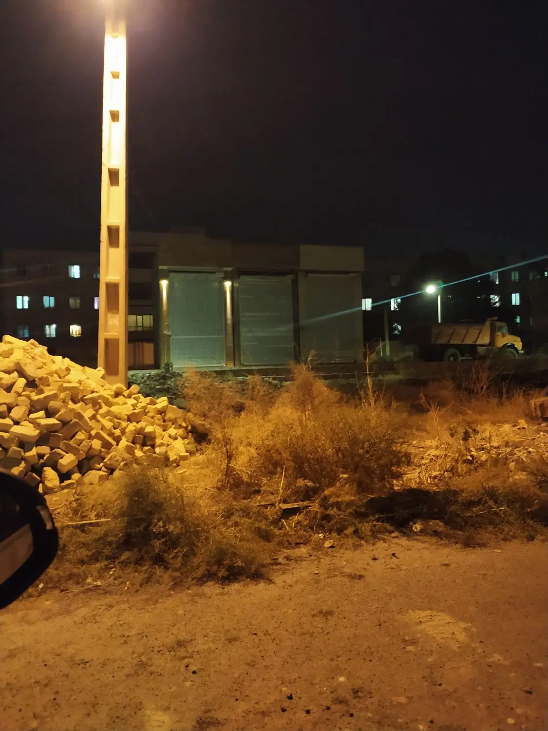 زمین تجاری بازارچه پونک