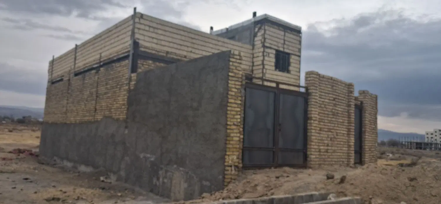 خانه نیمه کاره32هکتاری