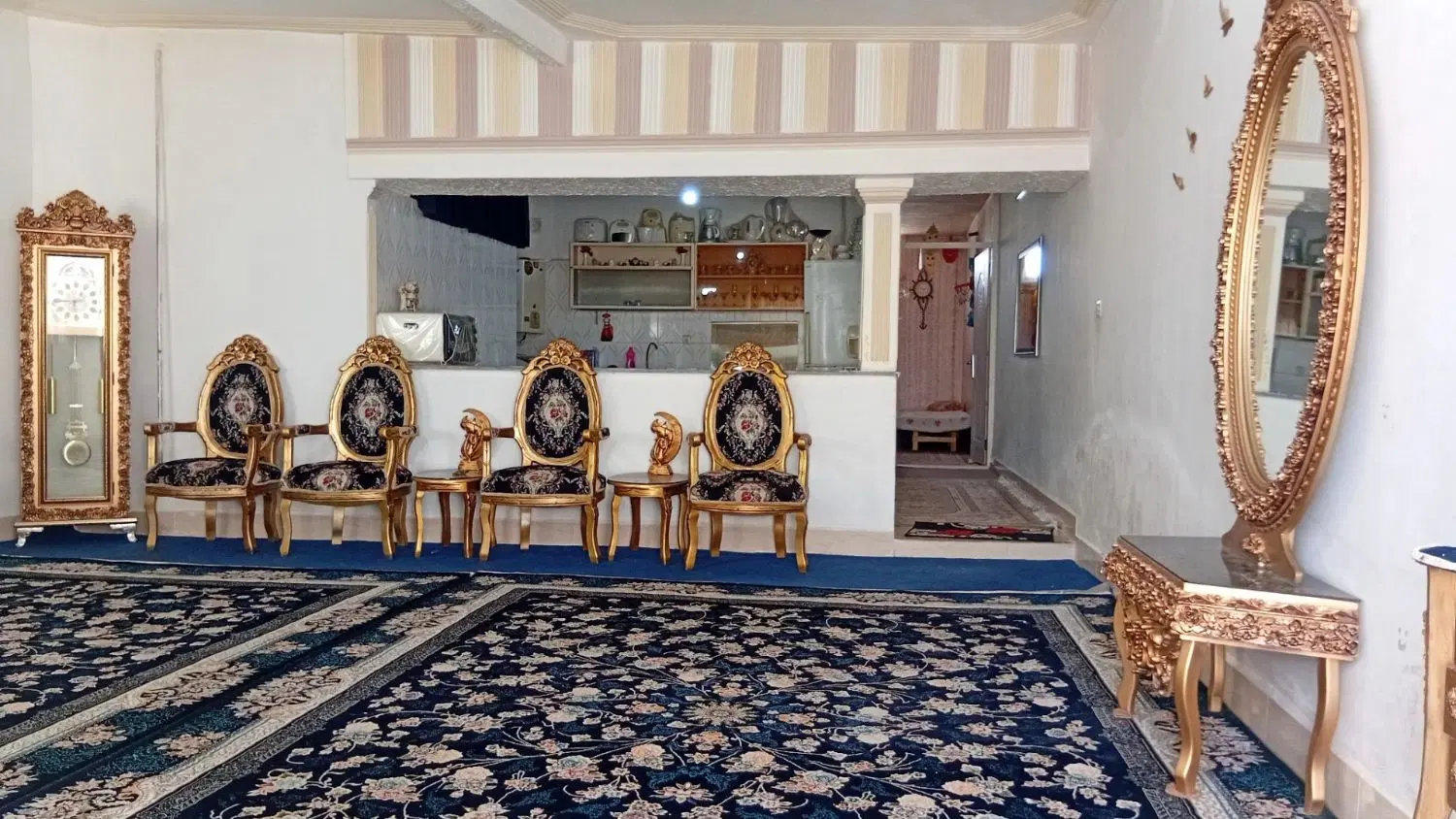 یک واحد مسکونی هم کف ویلایی واقع در نوغاب
