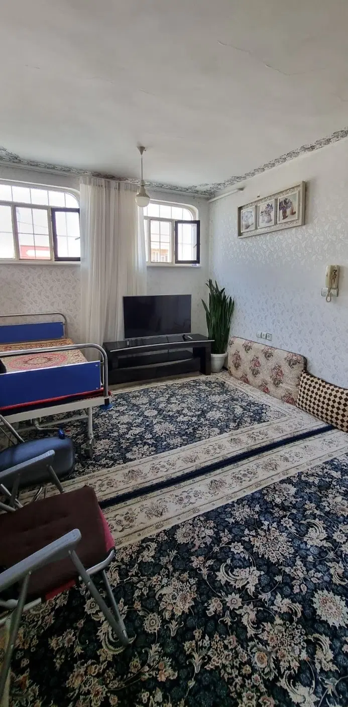 دو طبقه و پارکینگ               دو نبش - سند تکبرگ