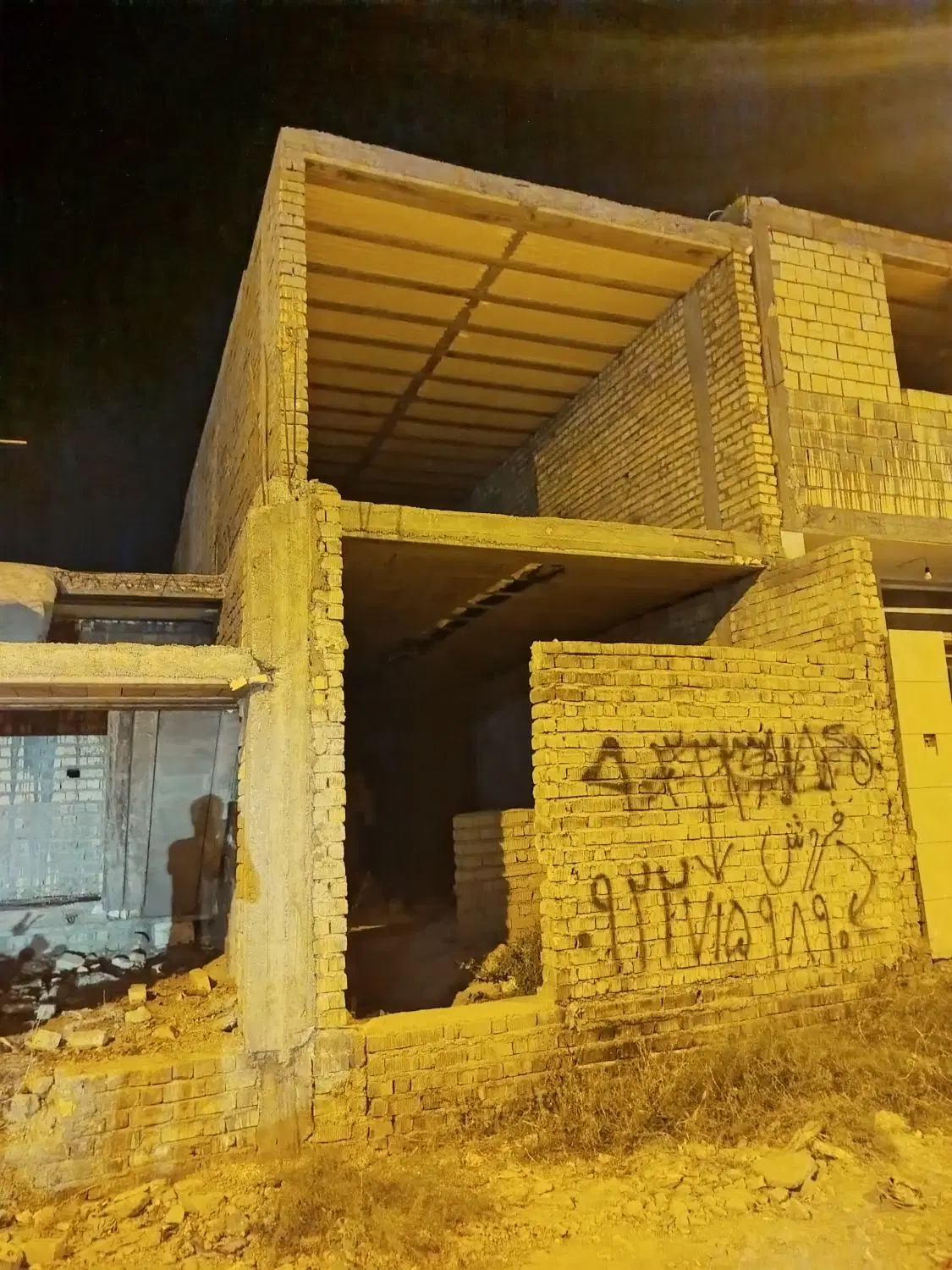 فروش اسکلت واقع در ماه فیروزان