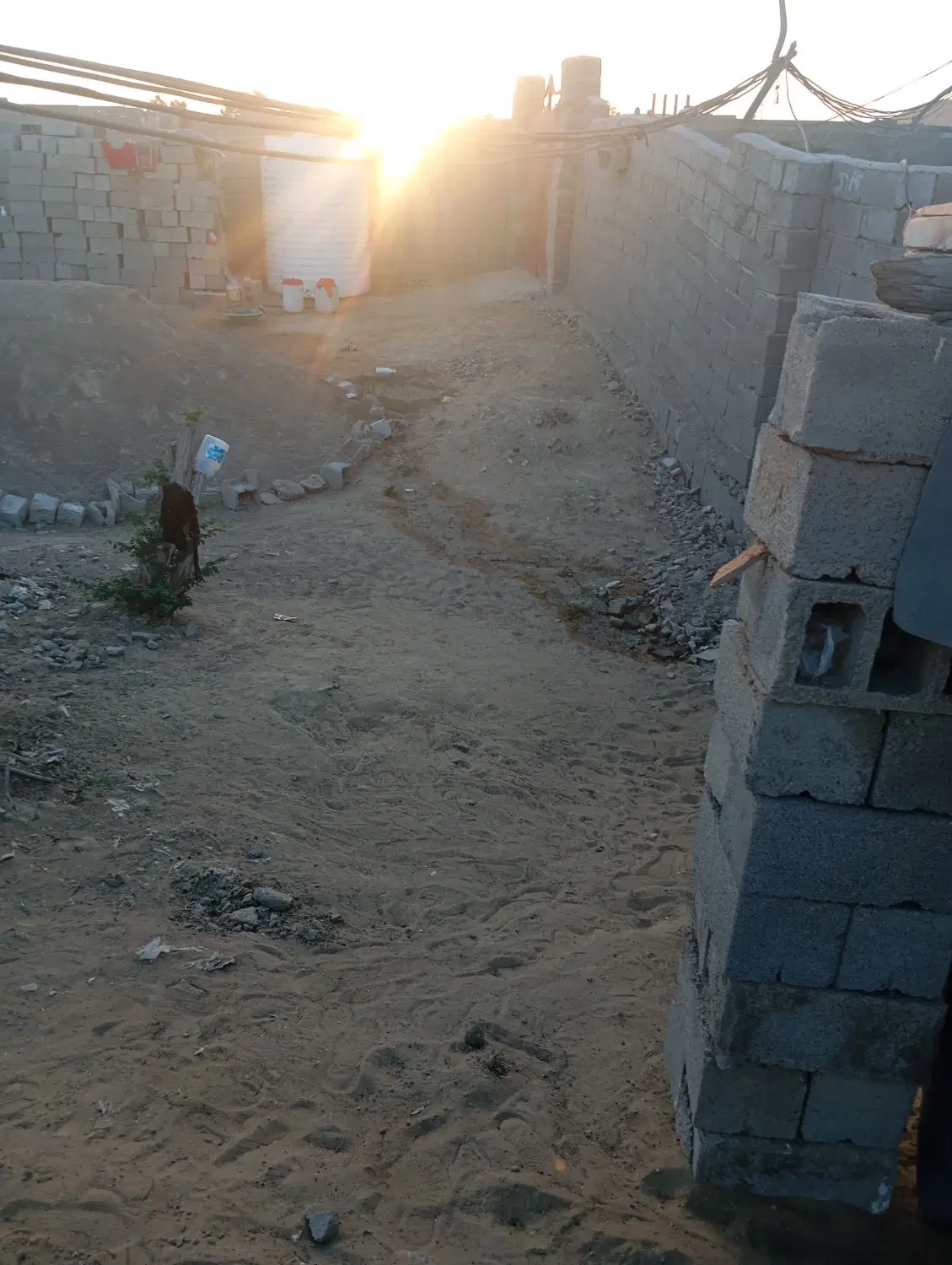 زمین فروشی