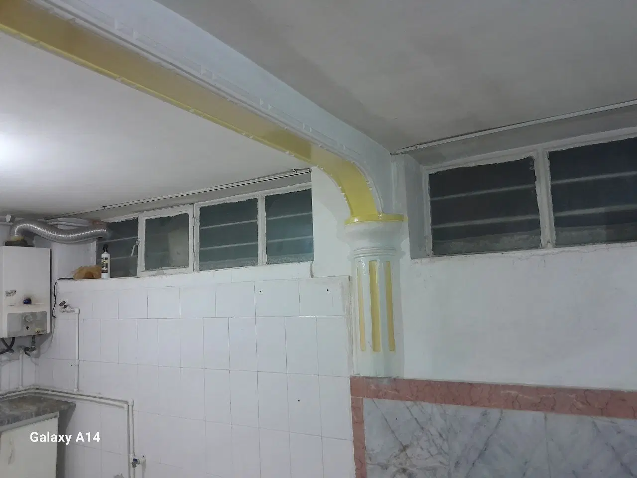 خانه حیاط دار زیر زمین راه جدا