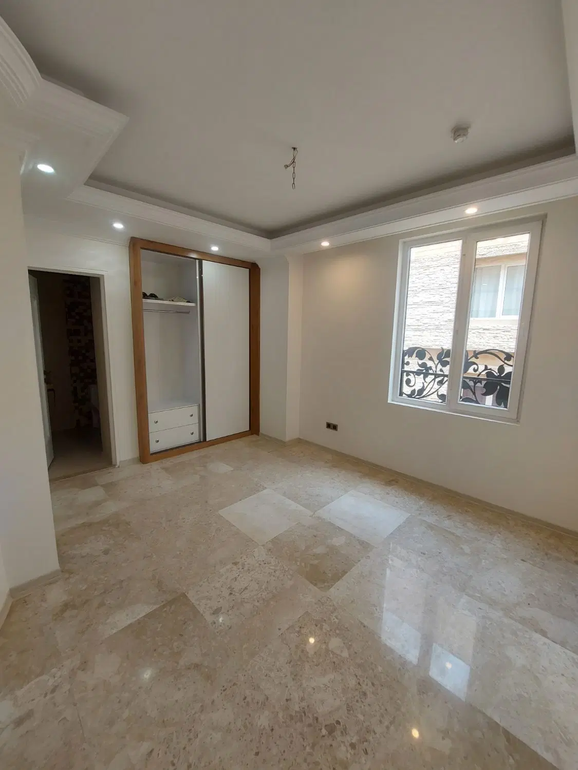 راتق آپارتمان ۱۸۰ متر تکواحدی ۳ خوبه تخلیه
