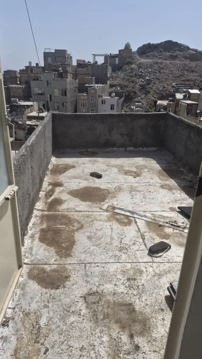 آپارتمان ۷۰ متری طبقه سوم تکواحدی