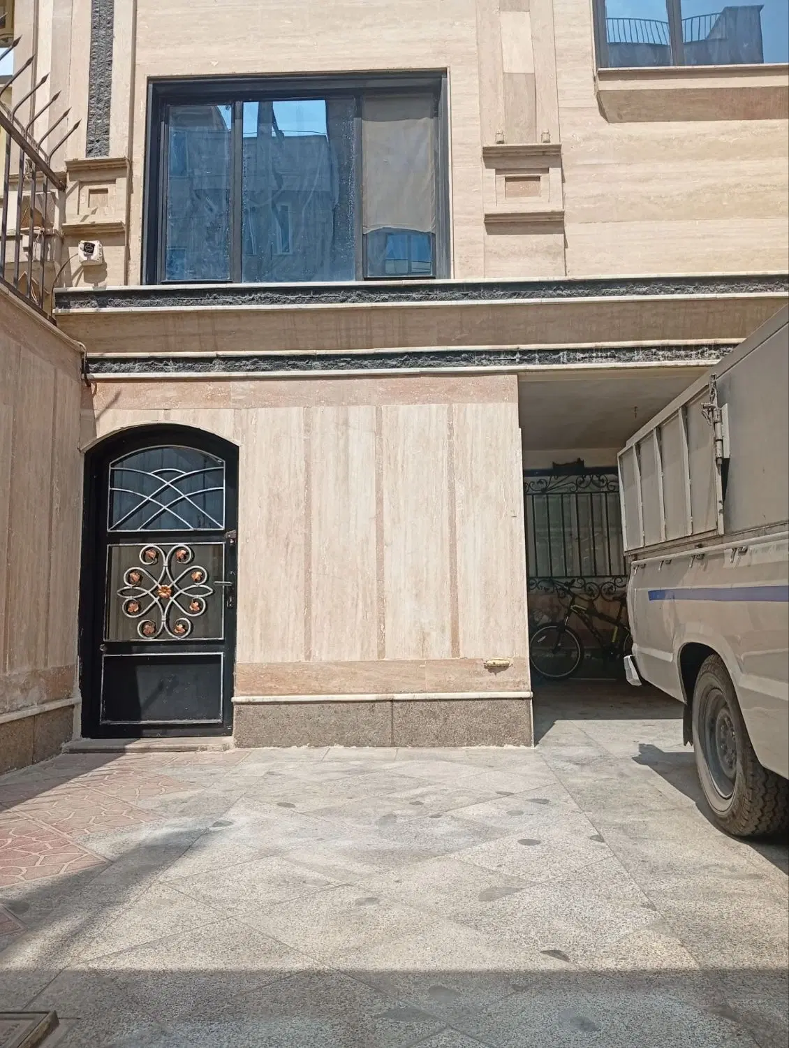پنج طبقه ویلایی بااسانسور
