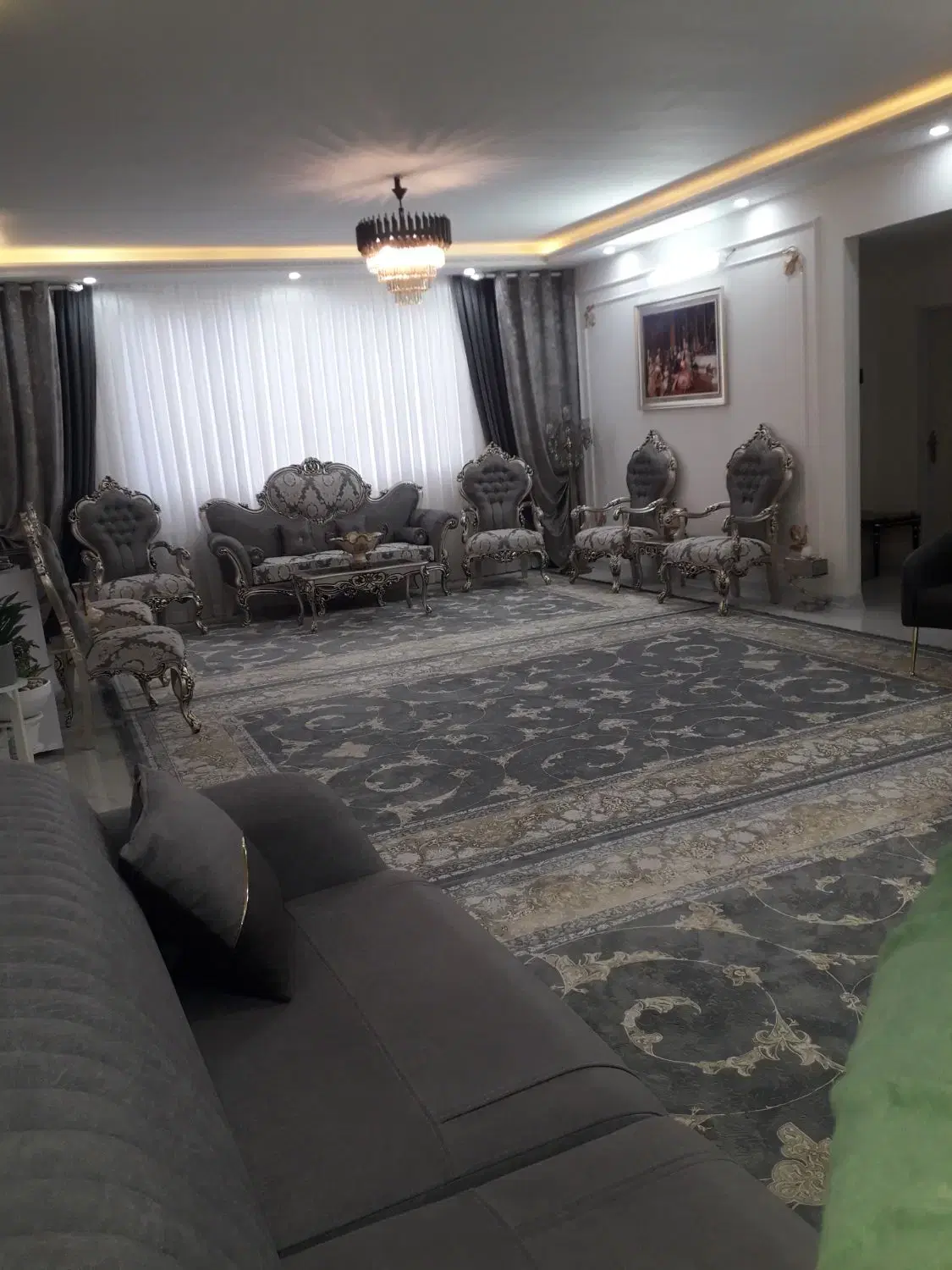 آپارتمان ۱۳۰ متر ۱۴ مترحاشیه