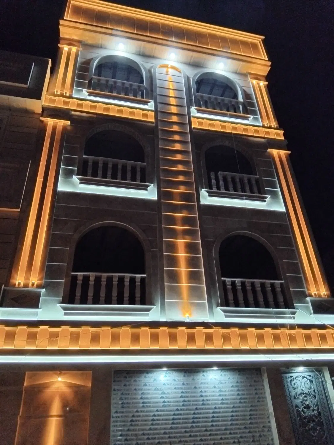 رهن تک واحدی