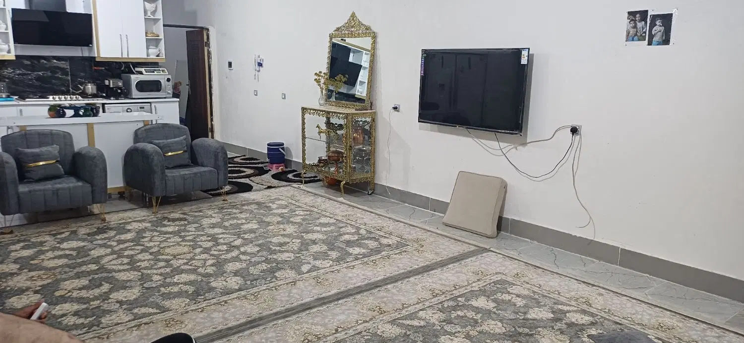 یک طبقه روی پیلوت