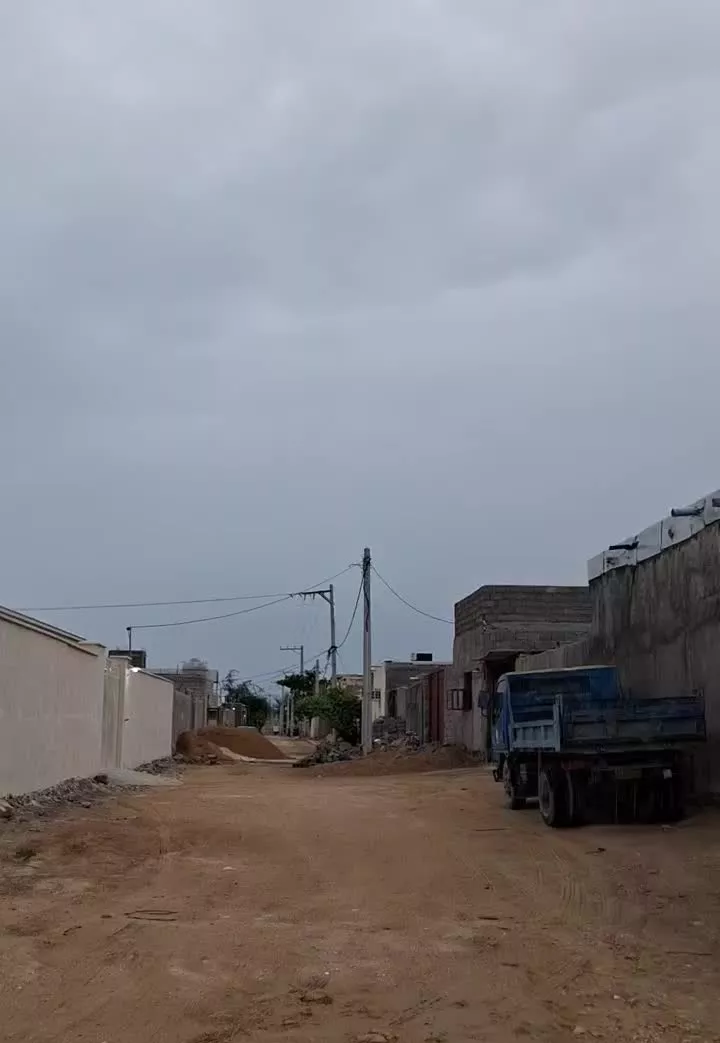 زمین چهار دیواری درفاری