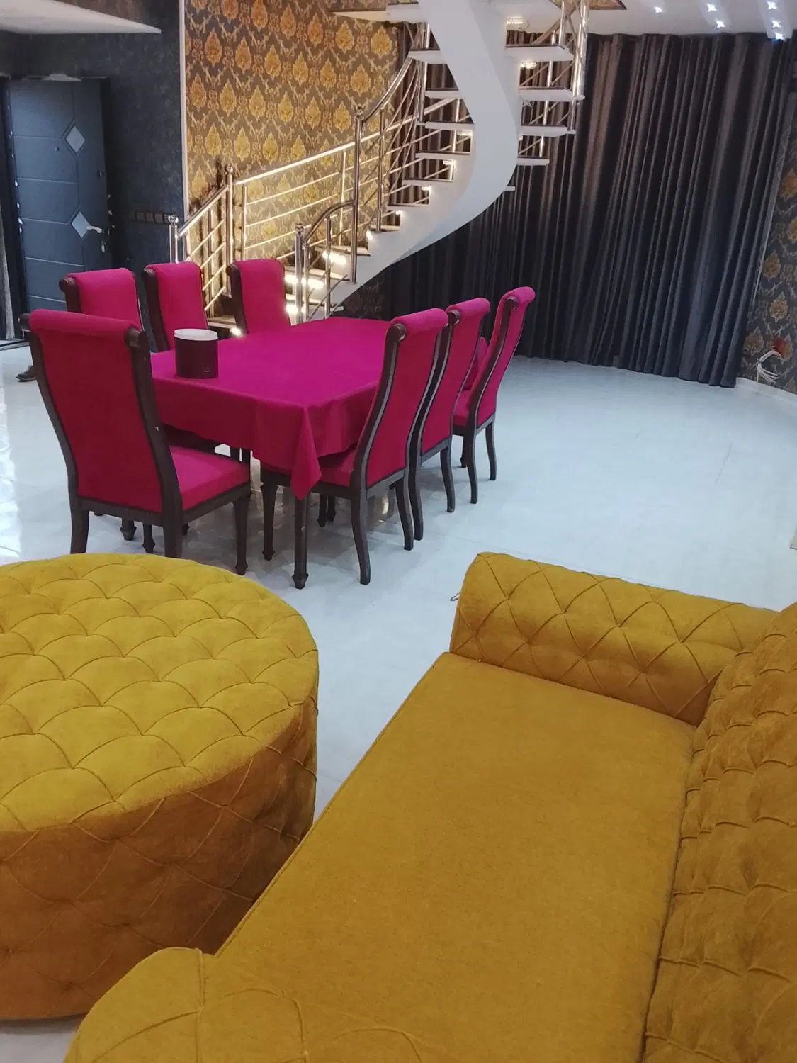 باغ ویلا در دامنه کوه کرکس