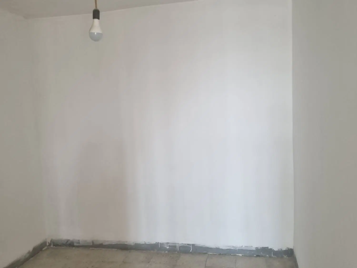خونه ۱۲۰متری میلاد ۵ازمایش ۳ درب حیاط ماشین رو هست