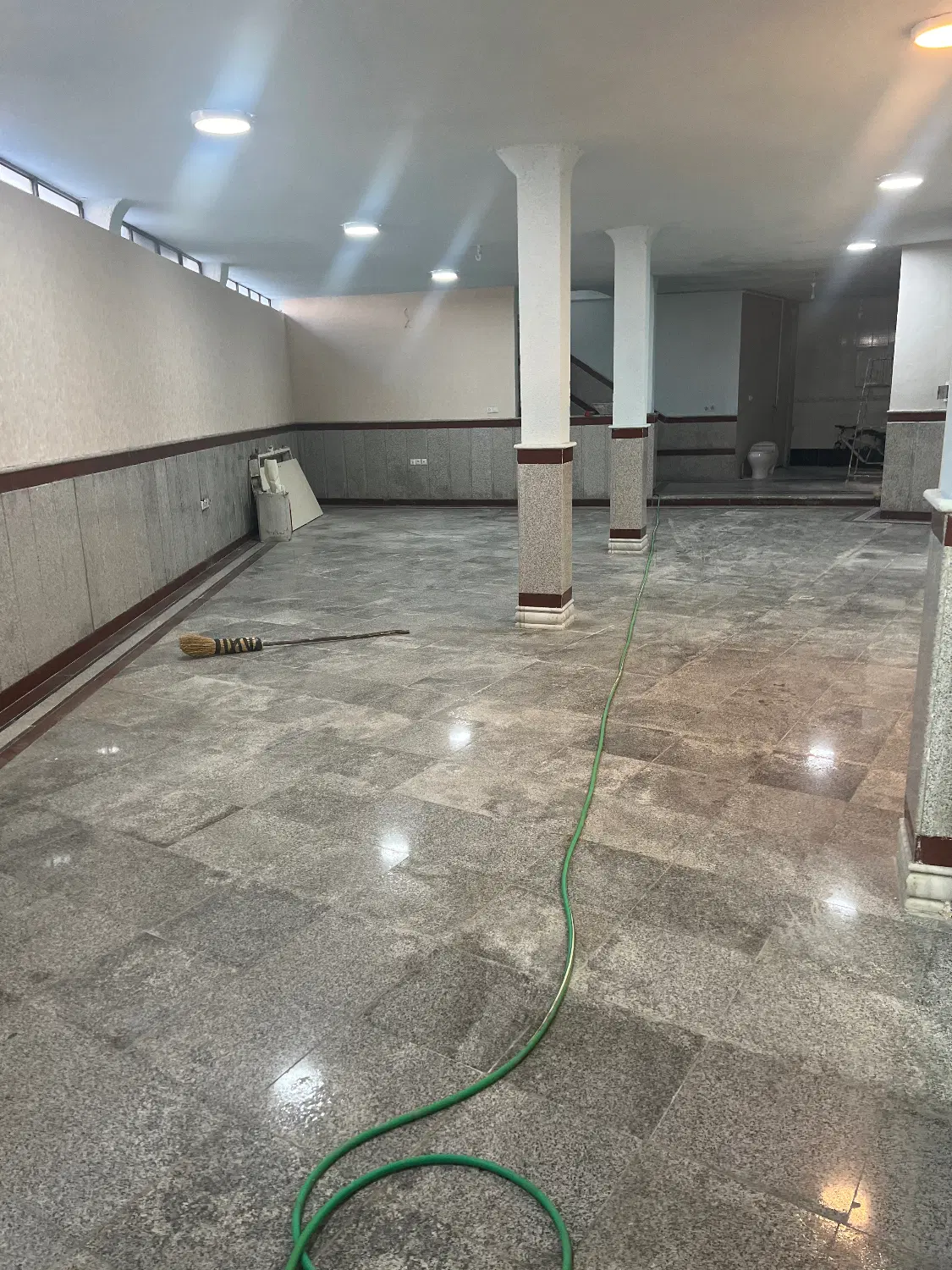 فروش یک واحد تجاری اداری