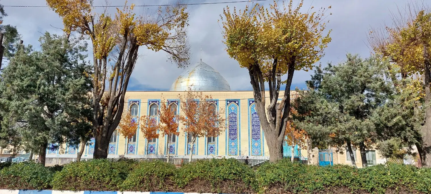 یک واحد تجاری ۵۰۰ متری