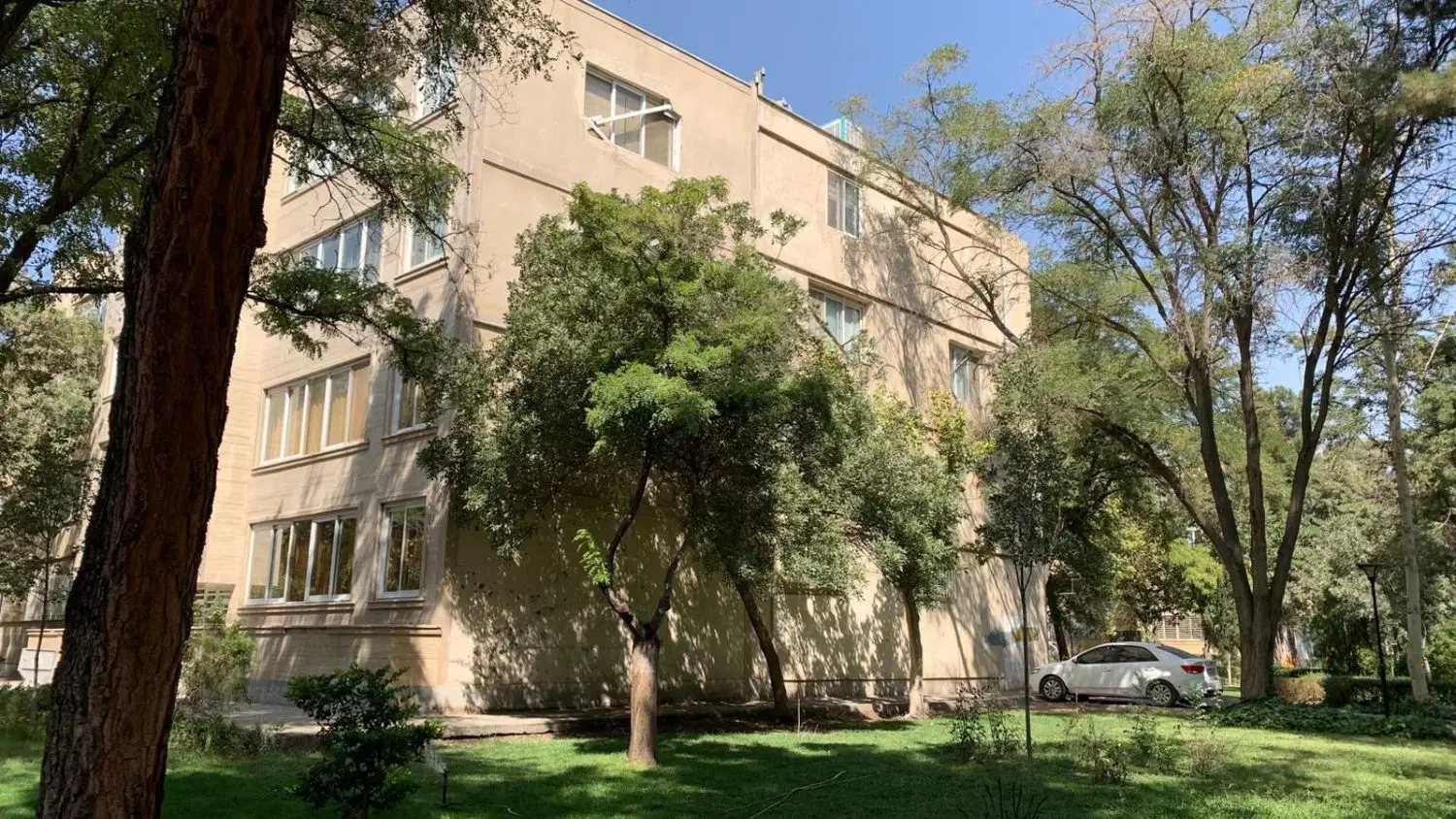 آپارتمان ۳خوابه شیک بلوار قاضی طباطبایی