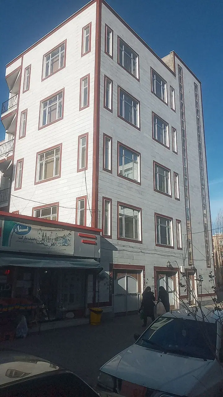 ۳۲مترمغاره درورودی شهرک سیناروبروی خروجی ترمینال