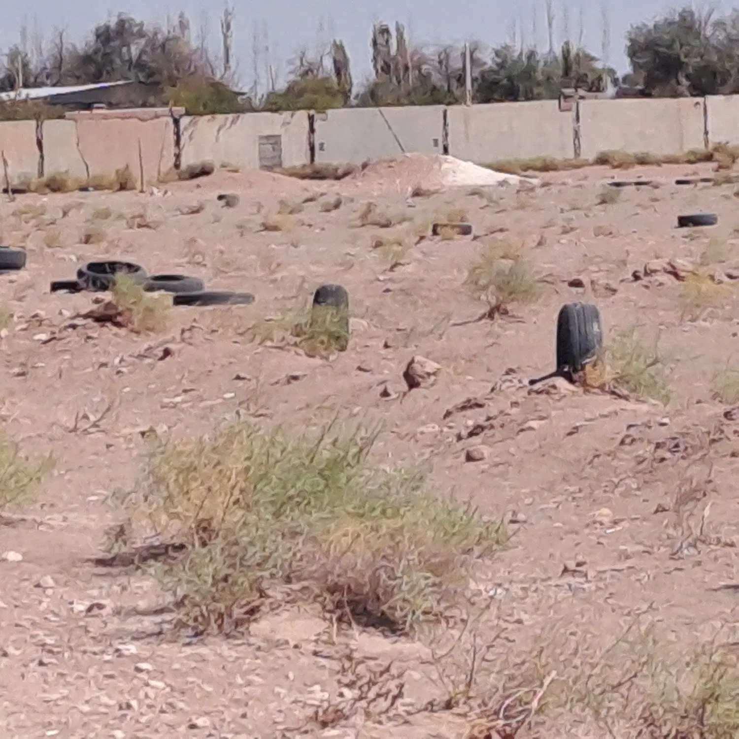 زمین فروشی