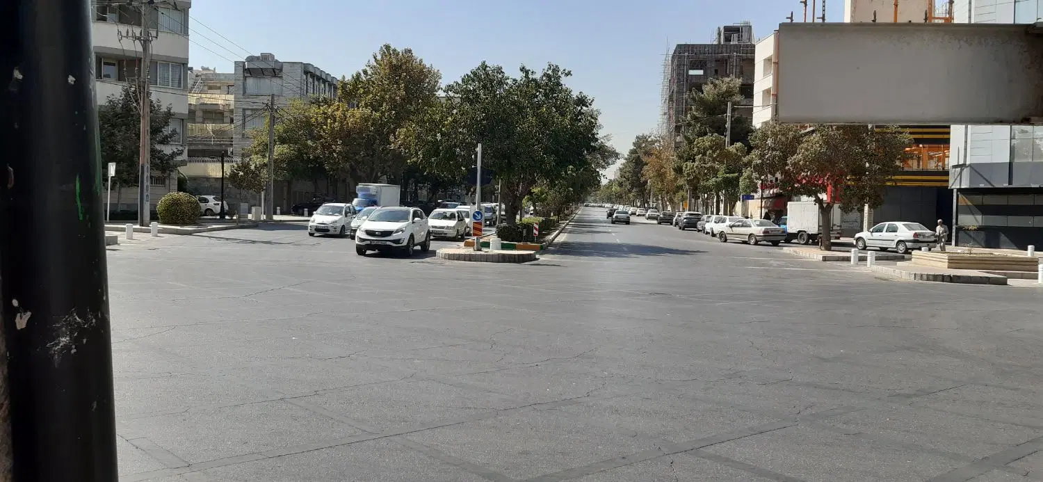 حاشیه اصلی بلوار بعثت تابلوخور