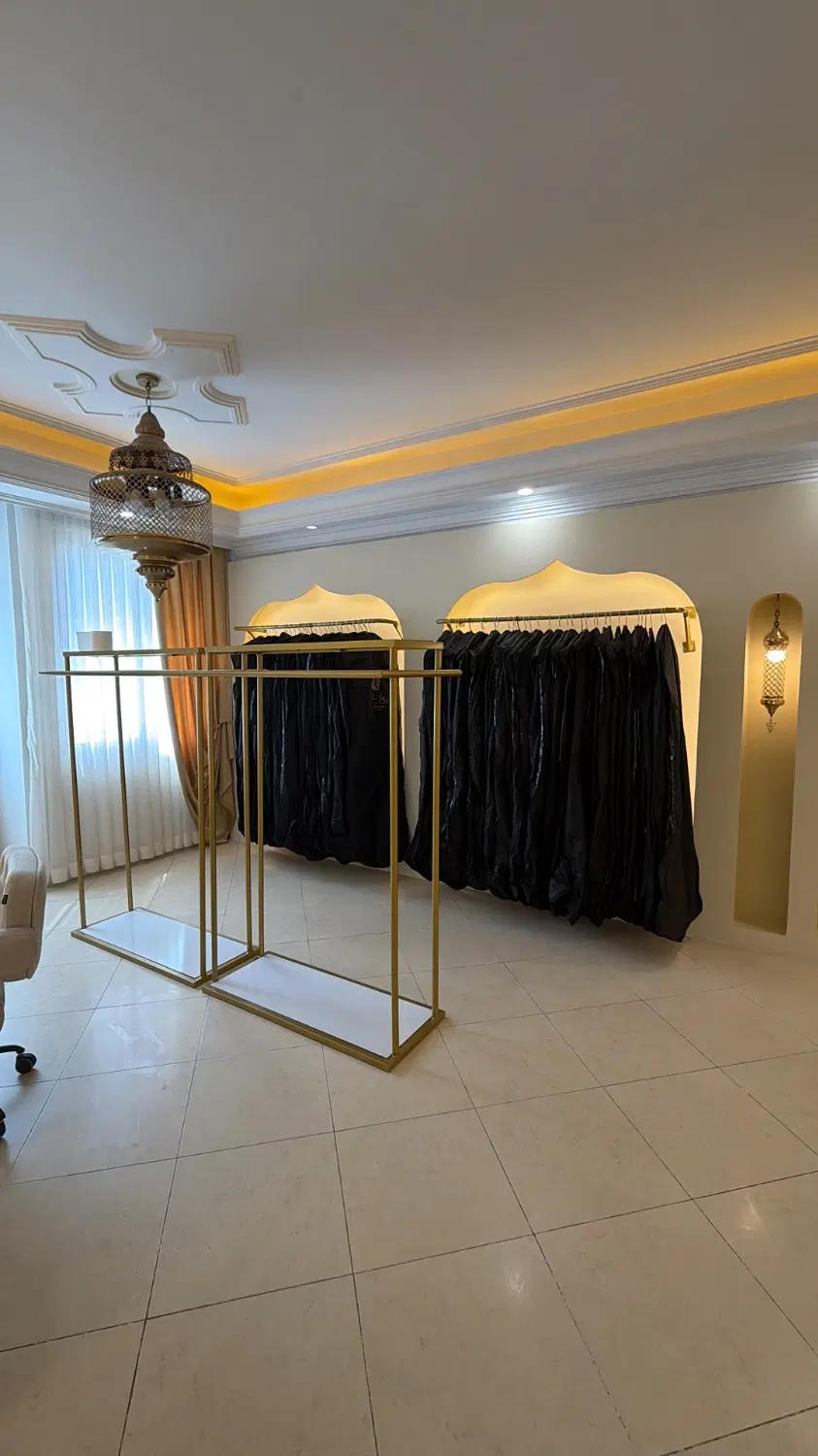 اجاره ریال در شوروم پوشاک