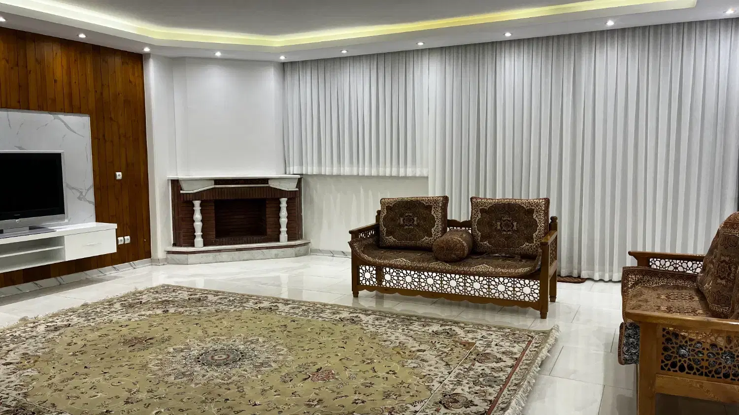 خانه تمیز و نوساز ۲ خوابه نزدیک پل خواجو