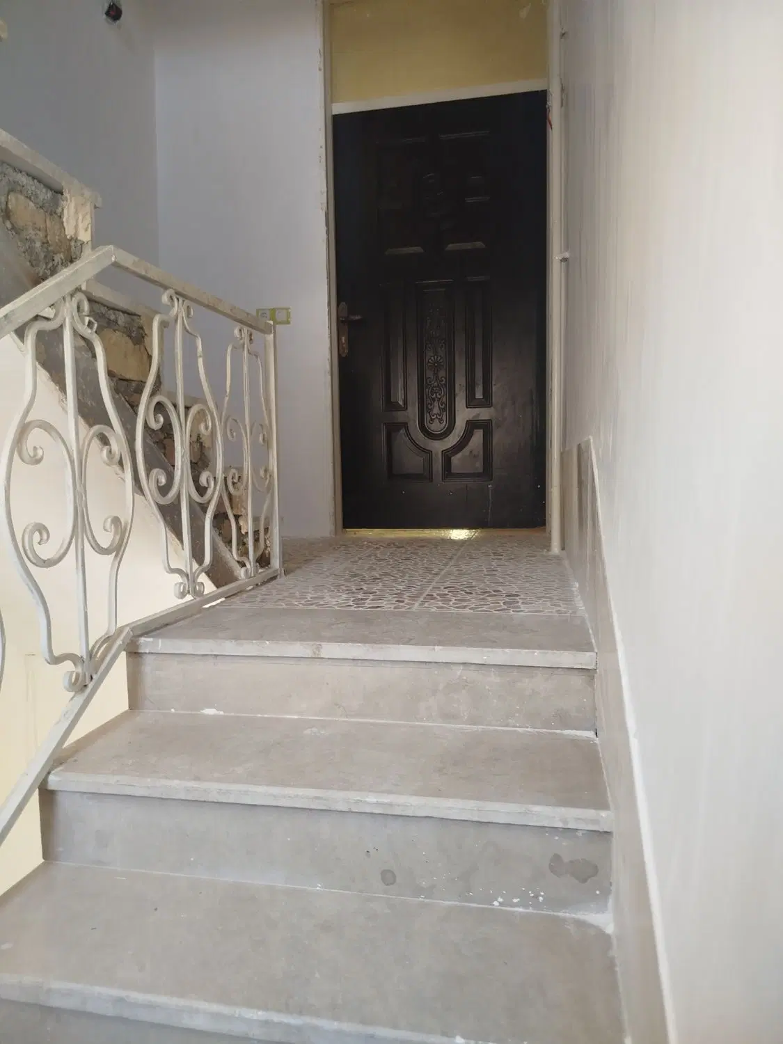 رهن منزل مسکونی طبقه دوم