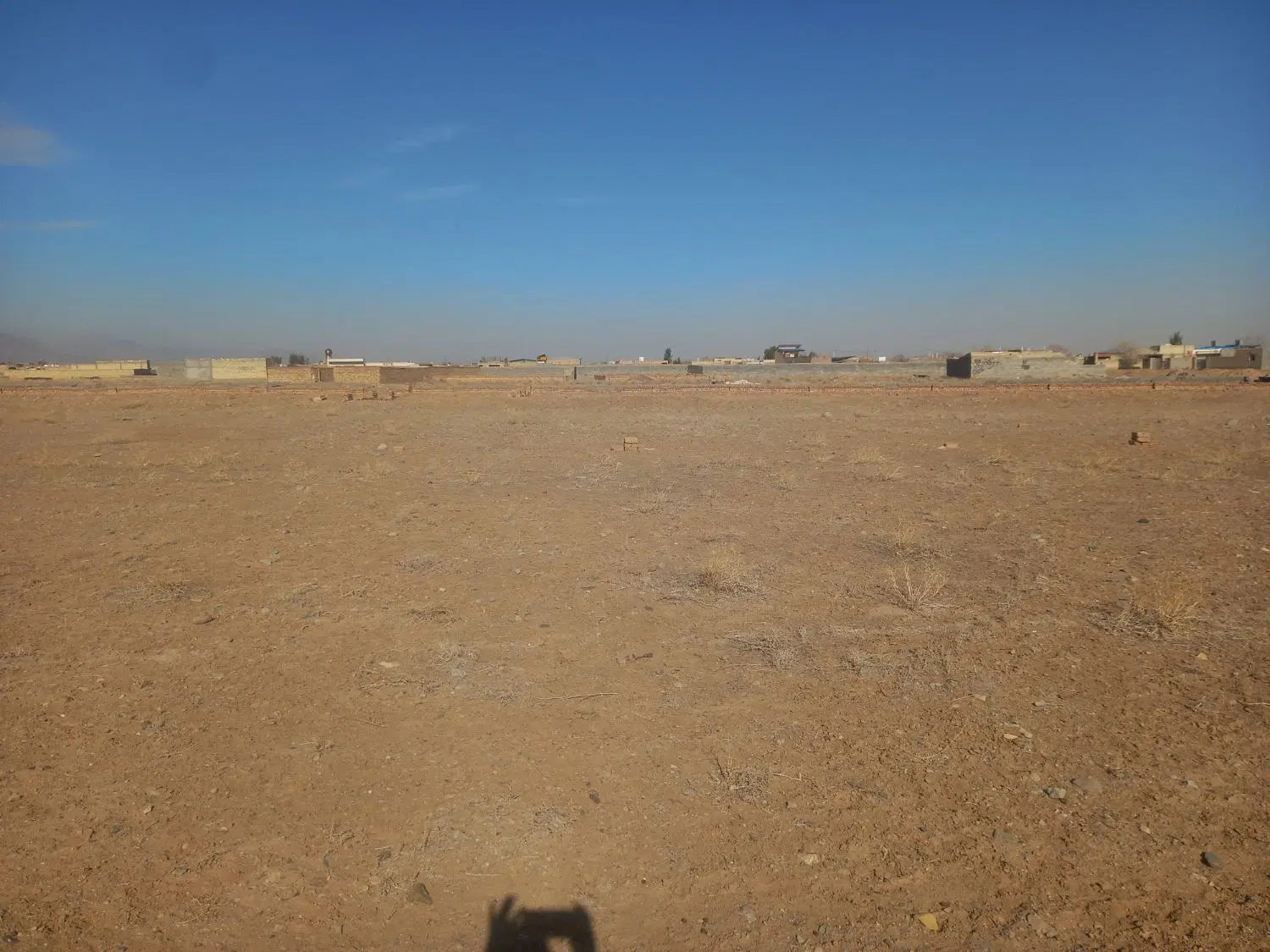زمین مناسب برای سرمایه‌گذاری(۱۴۰ متری)