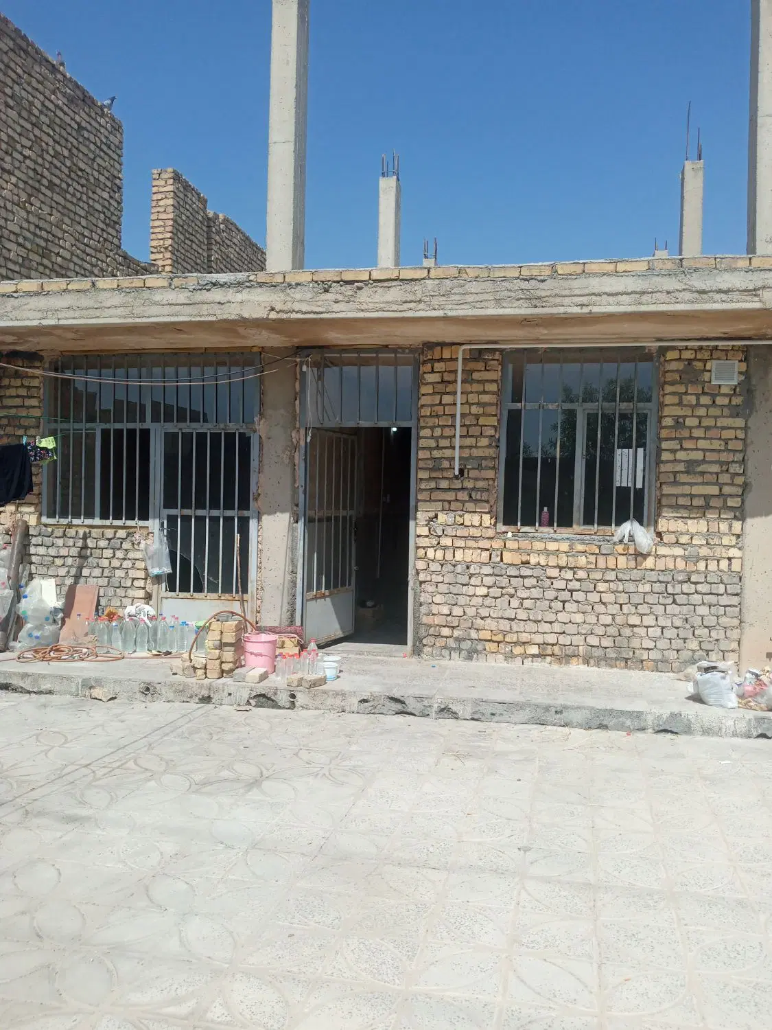 این خانه ویلای برافروش قیمتش چهار نیم میلیارد