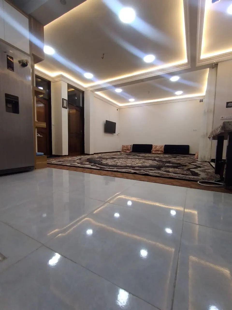 رهن حیاط مجزا طبقه همکف نیرو