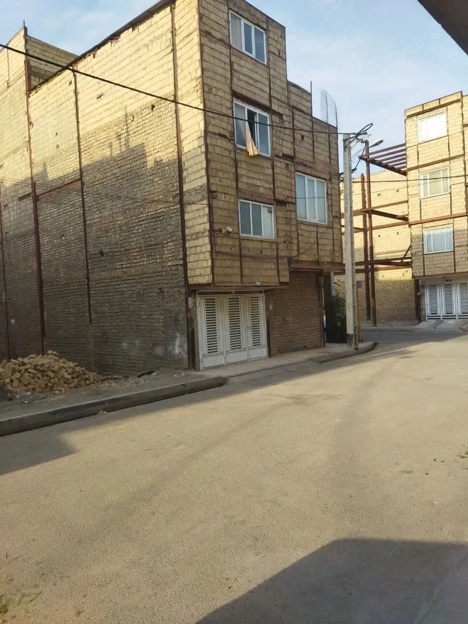 زمین فروشی