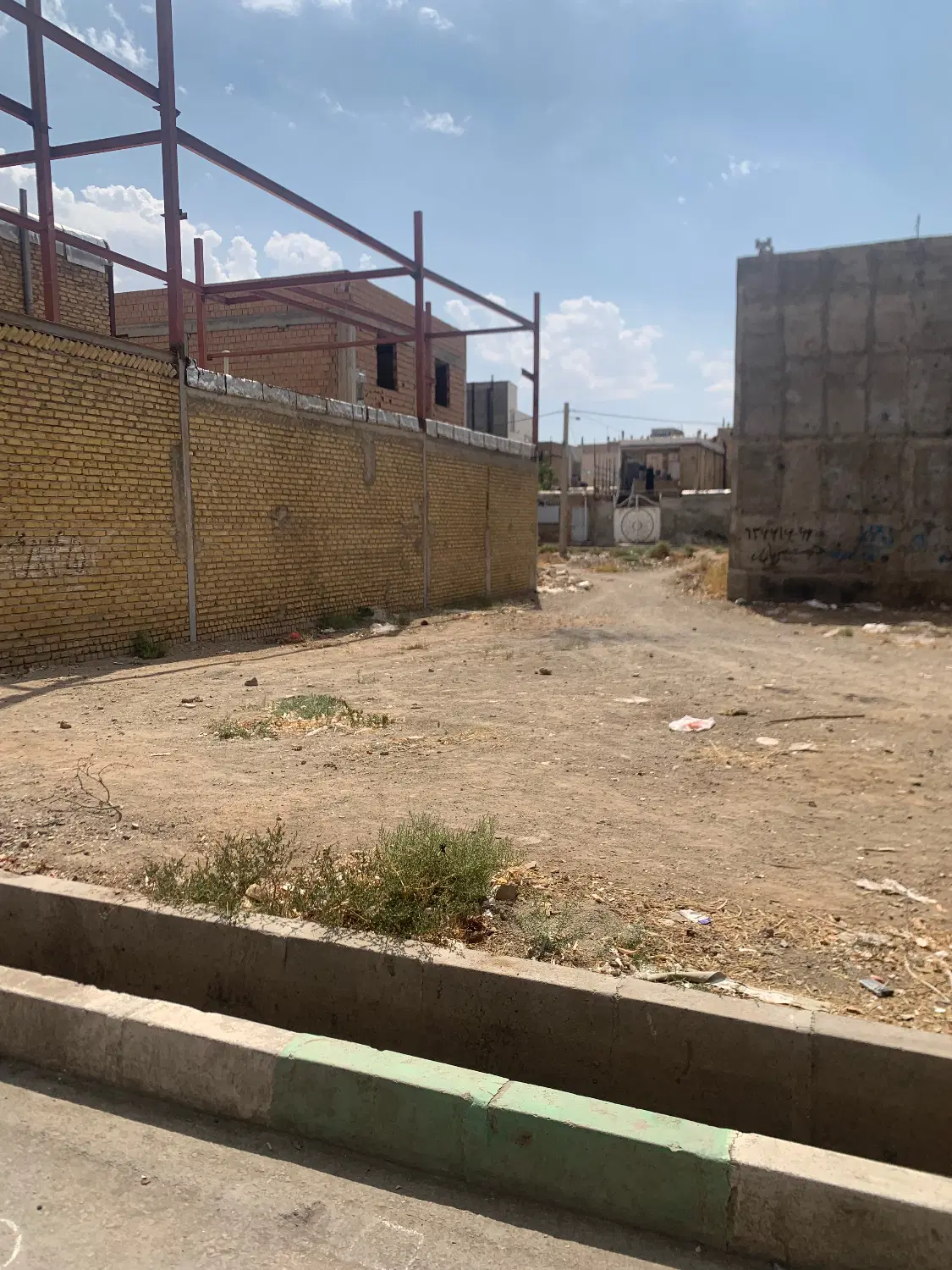زمین ۱۰۰ متری بهر خیابان اصلی(هویزه)