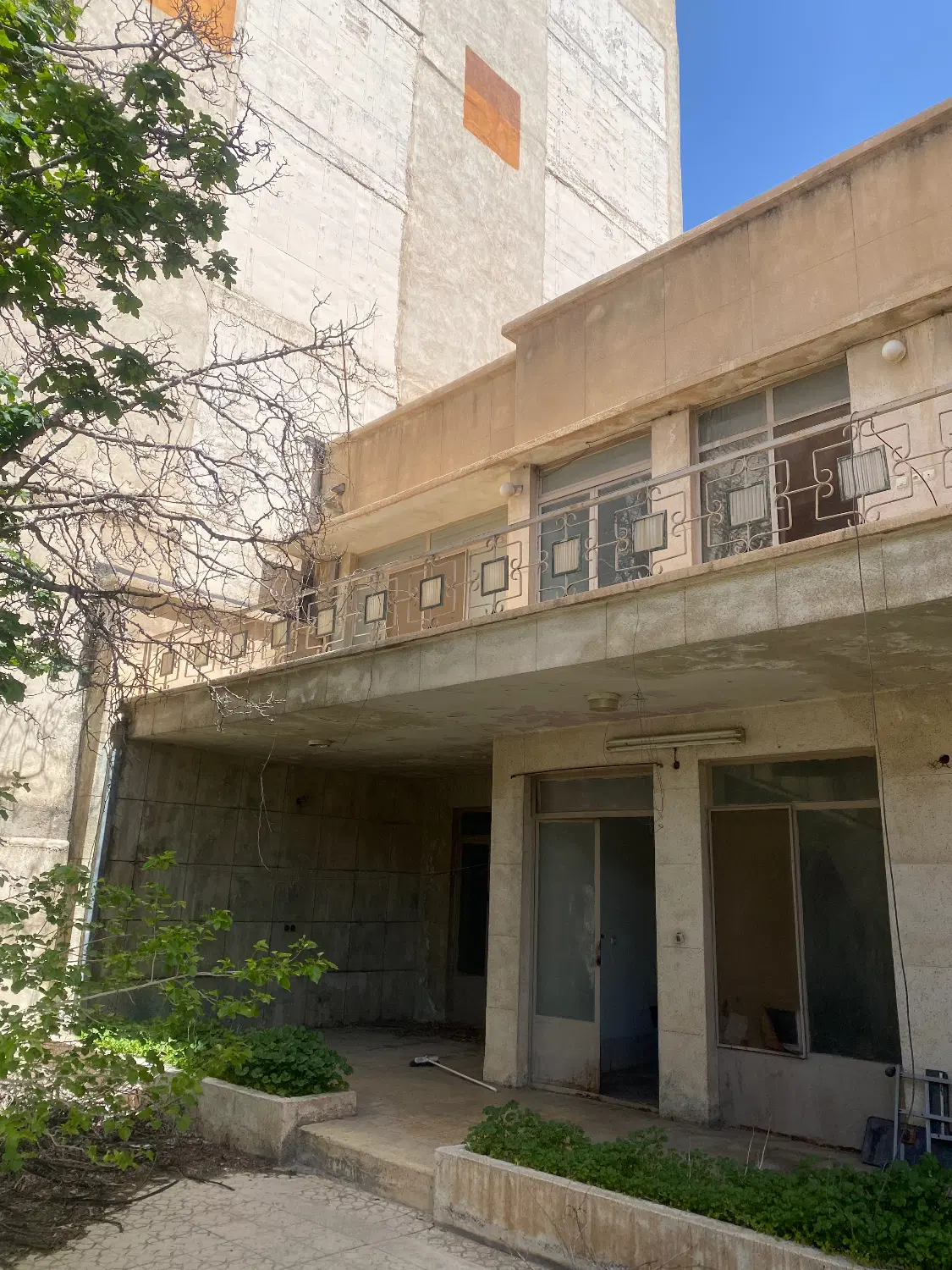 فروش ویلایی ۲۱۵ متری چهارراه بنفشه