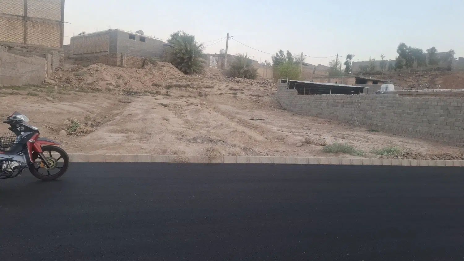 زمین ۳۰۰ متری