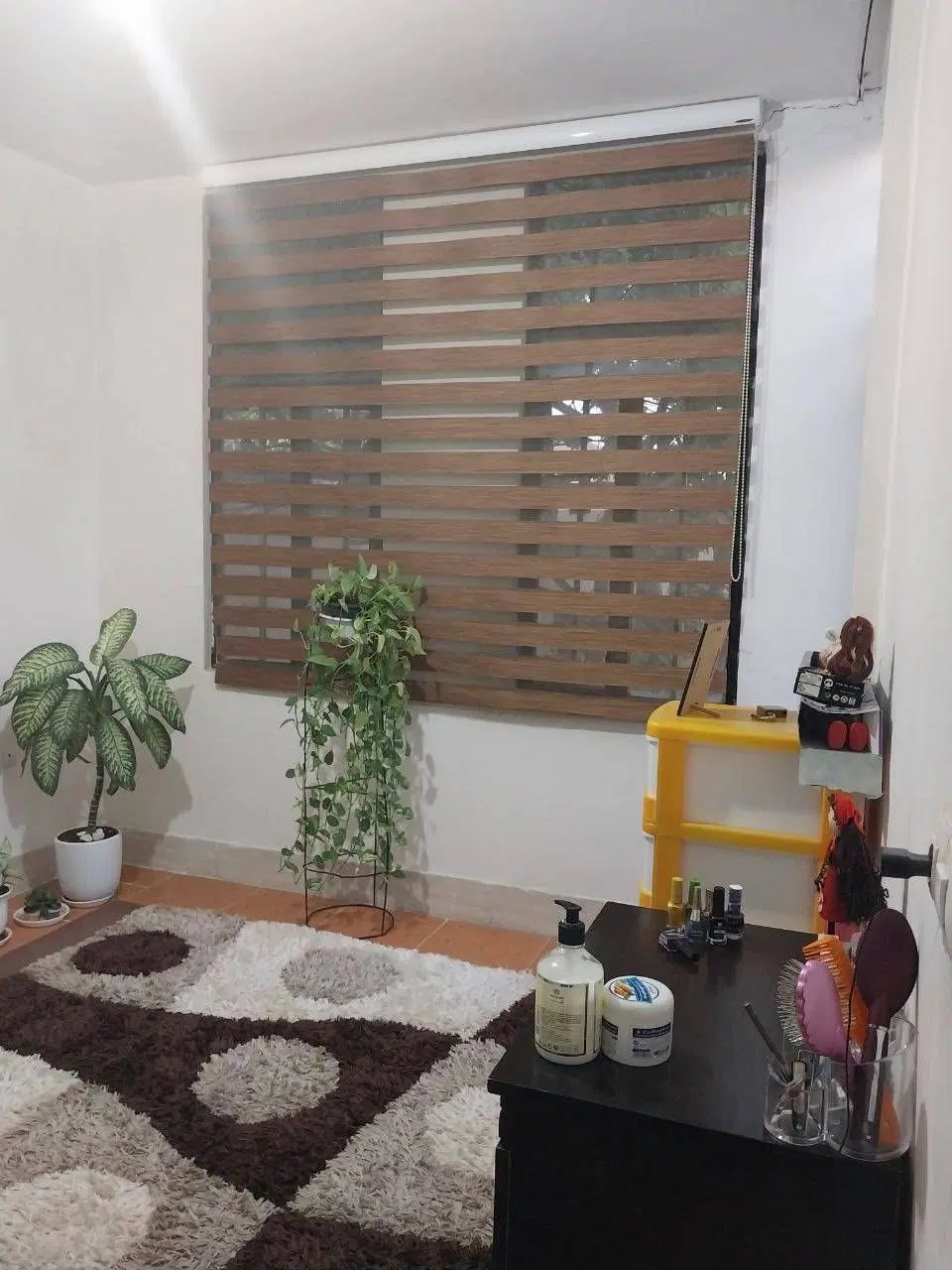 ملک تک کلید پایین بند